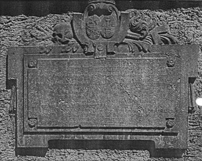 Die Grabtafel von Lorenz Salvini an der Südwand der Pfarrkirche Rorschach