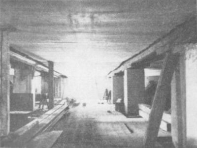 Abb. 6: Freigelegte hölzerne Unterzüge und Sattelhölzer mit den Einsenkungen