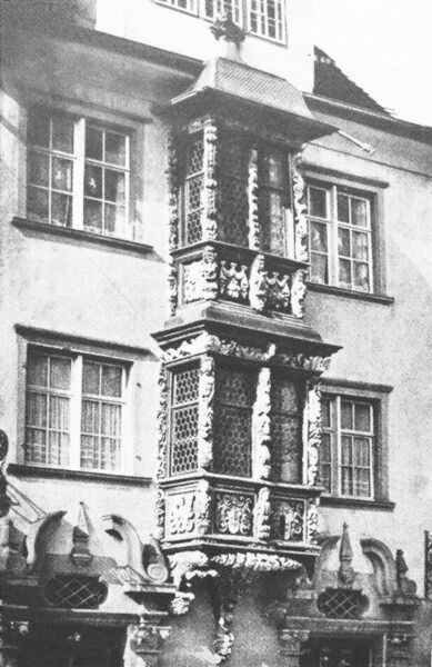 Das Buolsche Haus an der Hauptstrasse 35 mit seinem reichverzierten Kaufmannserker