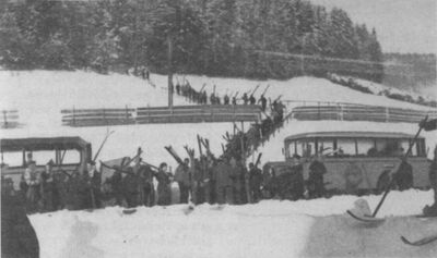 Hochbetrieb des frohen Skivolkes am Scheidweg-Kaien. Bild: Hausamann, Heiden
