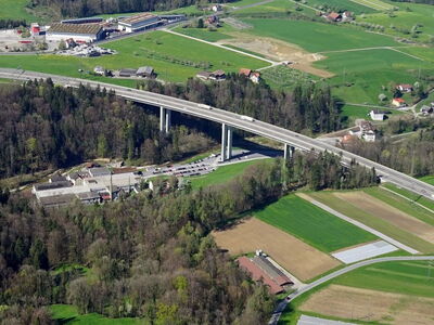 Autobahnviadukt über die Goldach. Bild: Peter Roos, 2015