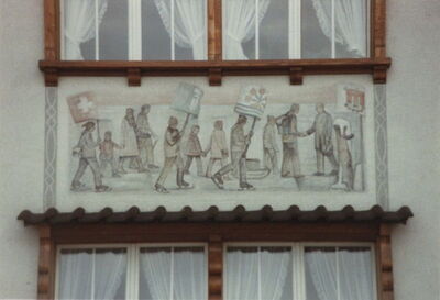 An die Eiswanderung der Schüler erinnert auch dieses Werk von Kunstmaler Lorenzi am Haus, das Hermann Schläpfer gegenüber seinem Landgasthof Rebstock an der Thalerstrasse in Rorschacherberg erbauen liess.