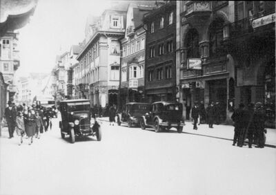 Hauptstrasse mit Kettenhaus, Bierhalle Mariaberg, Billig Bazar um 1910